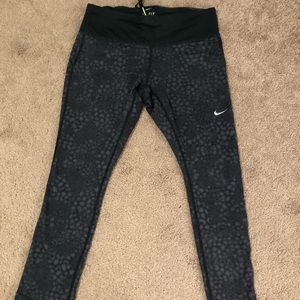 Nike cropped leggings